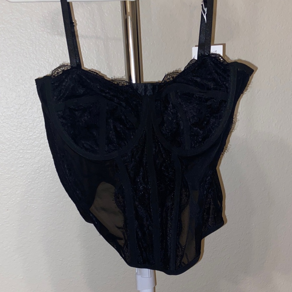 Elegant Black Lace Bustier